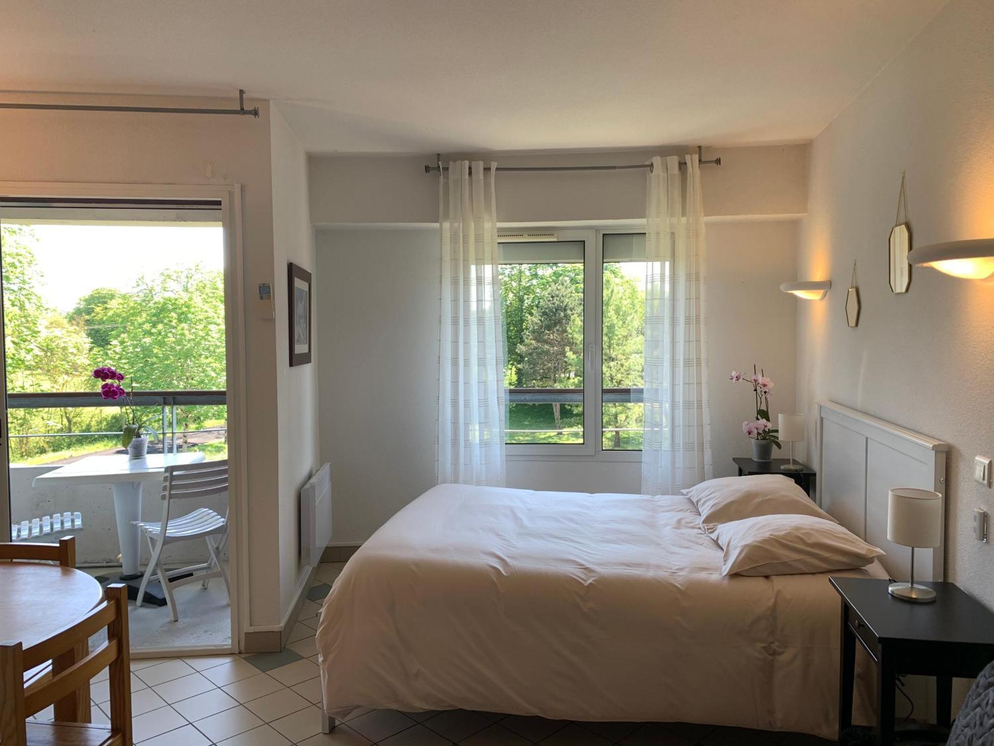 Residence "Les Fontaines" Des Thermes De 卡斯特拉韦迪藏 外观 照片