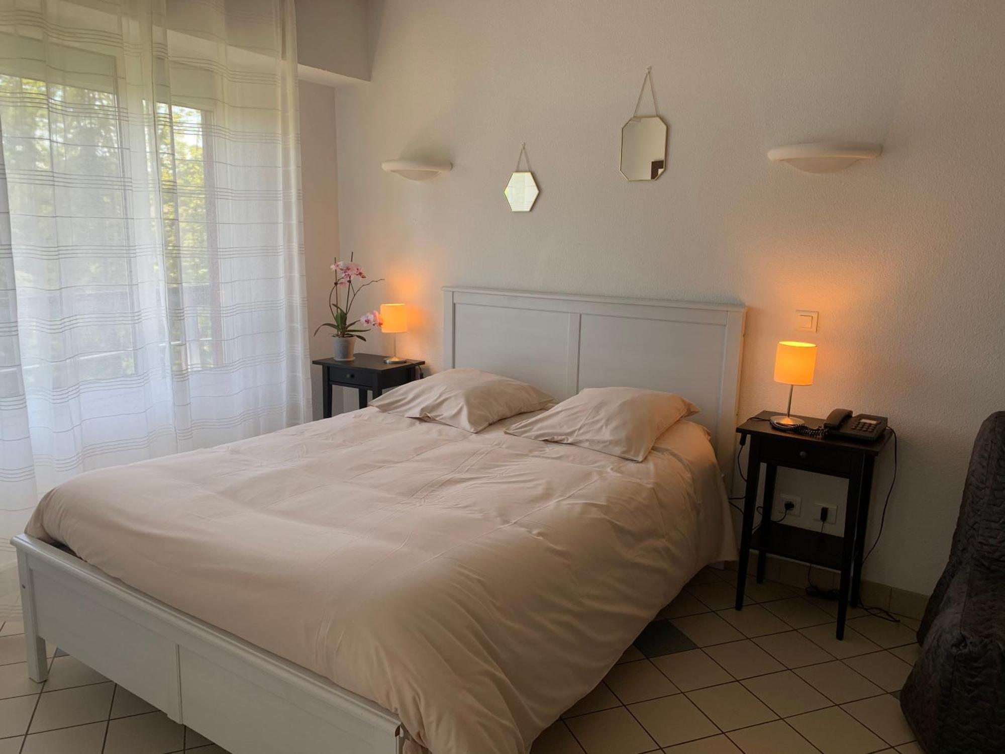 Residence "Les Fontaines" Des Thermes De 卡斯特拉韦迪藏 外观 照片