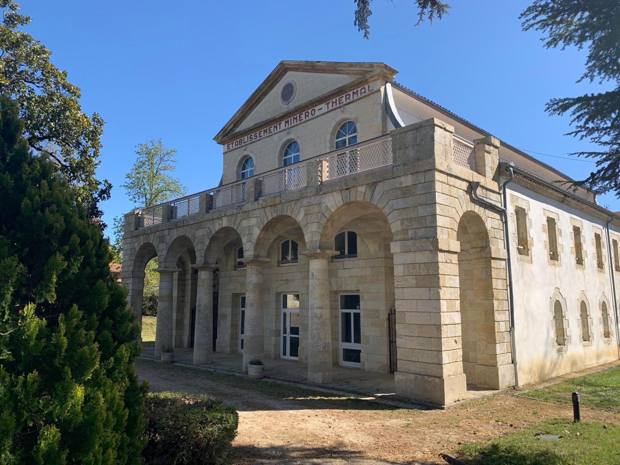 Residence "Les Fontaines" Des Thermes De 卡斯特拉韦迪藏 外观 照片