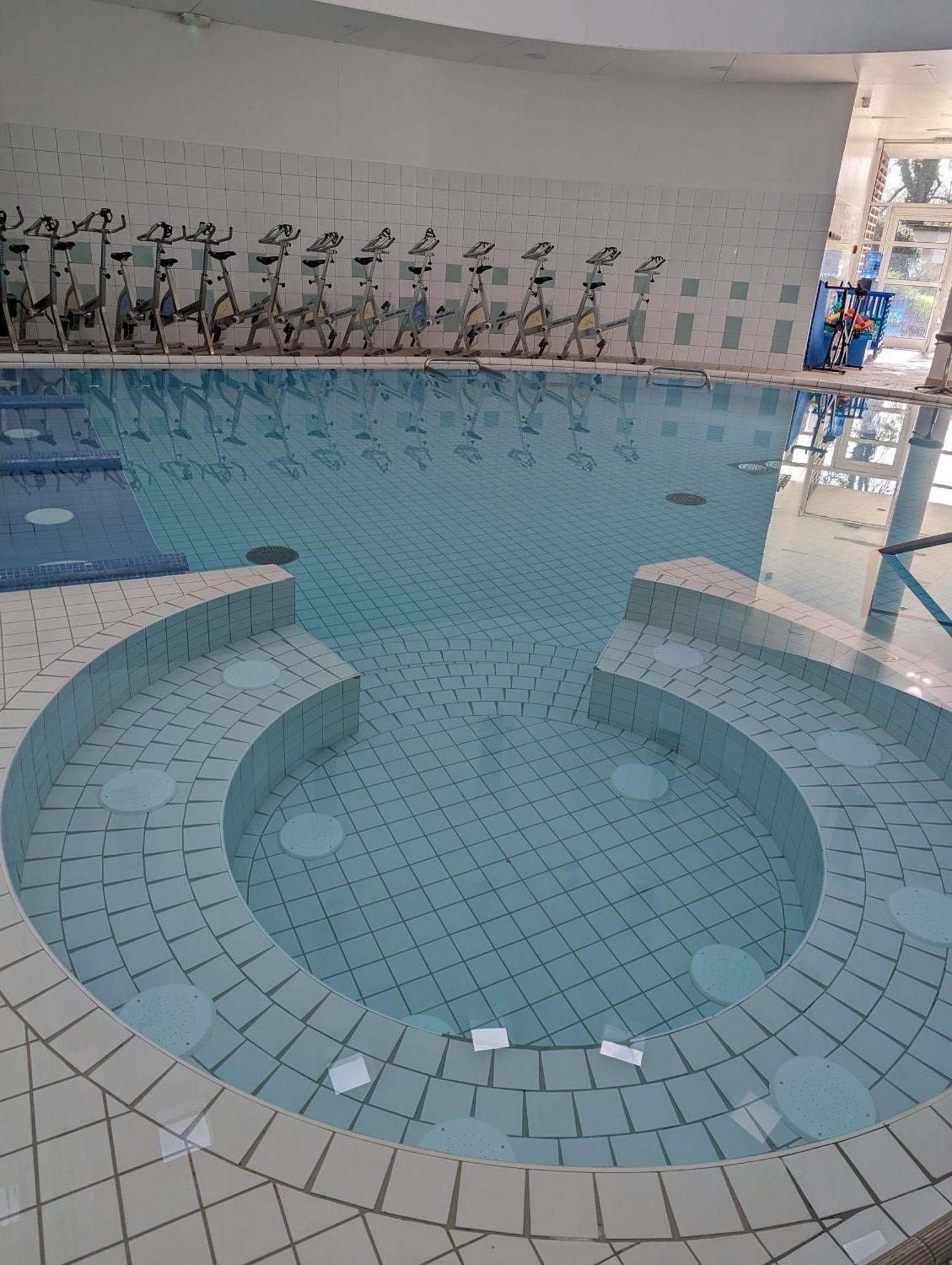 Residence "Les Fontaines" Des Thermes De 卡斯特拉韦迪藏 外观 照片